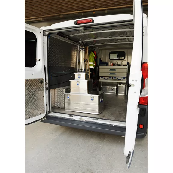 Alutec Comfort 153 Liter szállító doboz, HxSZxMa 1182 x 385 x 398 mm, 8,84 kg.