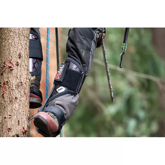 Distel Carbon 3.1 Klick mászóvas, 44 mm, max. 150 kg.