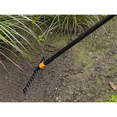 FISKARS QuikFit gereblye 14 fog, szélesség 36 cm, Súly 428 g