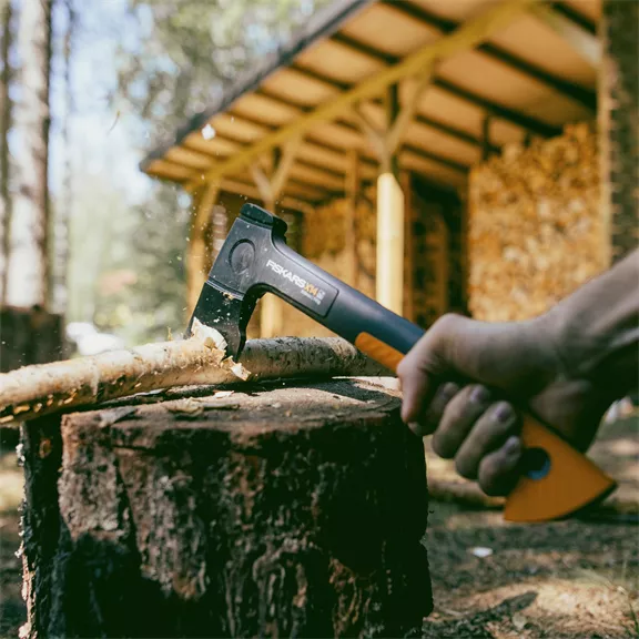 Fiskars  X14 általános balta