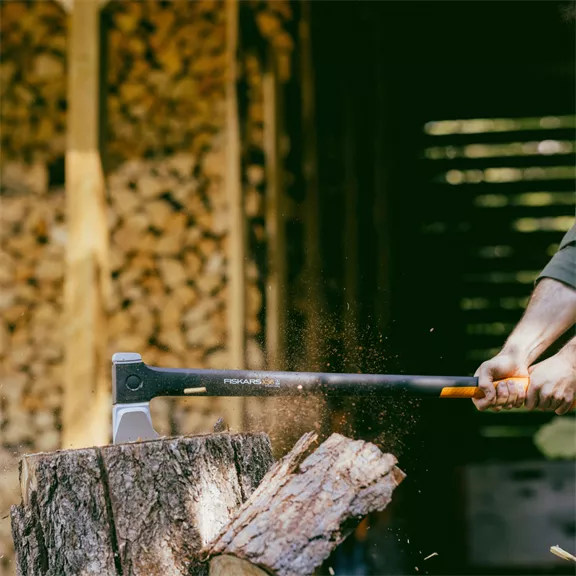 Fiskars  X36 hasító fejsze