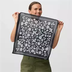 Fjällräven Fjällblomster Bandana kendő 50x50 cm, Dark Navy
