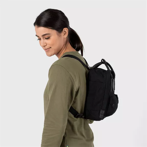 Fjällräven Kanken No. 2 Black Mini gyerek napi hátizsák, Black