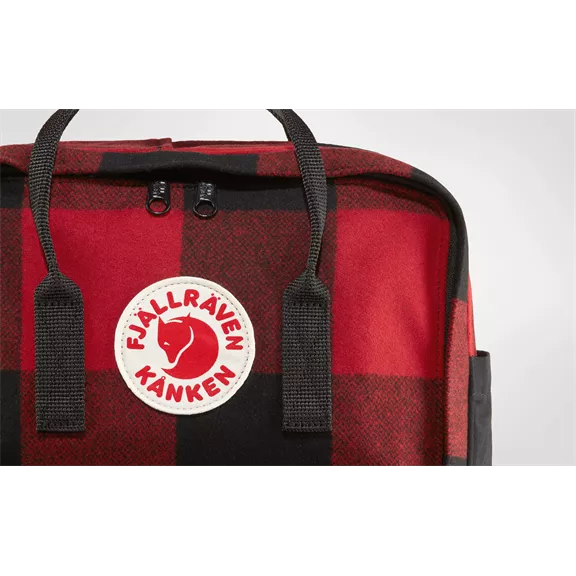 Fjällräven Kanken Re-Wool táska, piros-fekete (320-550)