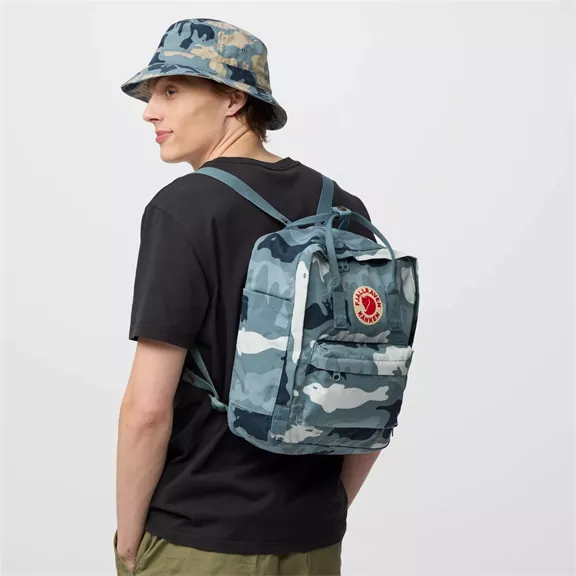 Fjällräven Kĺnken Graphics 16L hátizsák 577-986 (Nimbus Blue-Hidden Animals)