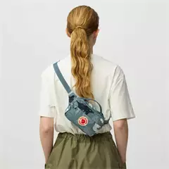Fjällräven Känken Graphics Hip Pack 2 L övtáska 577-986 (Nimbus Blue-Hidden Animals)