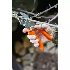 Löwe Nr. 1 üllős metszőolló, műanyag fogantyú