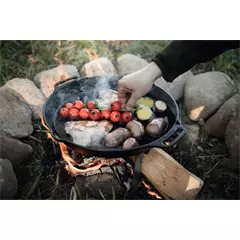 Petromax Öntöttvas serpenyő két füllel, 40 cm