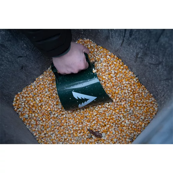 Takarmánymérő pohár