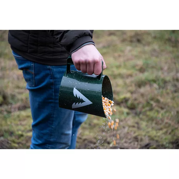 Takarmánymérő pohár