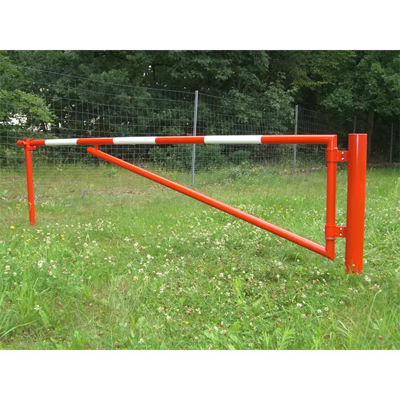 Útlezáró sorompó WSP II lakathoz, 3,5 m hosszú, piros-fehér színűre festve Útlezáró sorompó WSP II lakathoz, 3,5 m hosszú, piros-fehér színűre festve