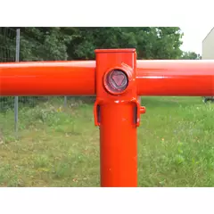 Útlezáró sorompó WSP IV háromszög záras, 3,5 m hosszú, piros-fehér színűre festve